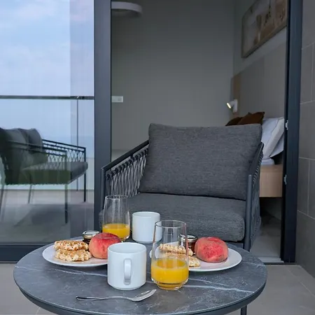 Sunset Sailors Apartment